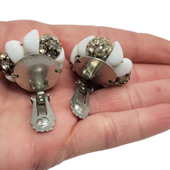 Vintage 1950s Milk Glass & Rhinestone Cluster Clip-On Earrings - Picture 4 of 6